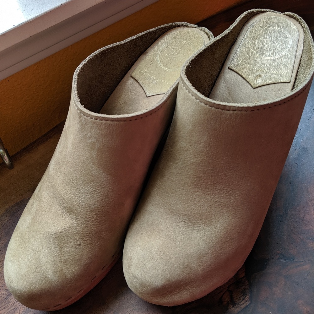 NO.6 New School Clog in Chalk sz 40